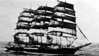El 28 de febrero de 1945, la Fragata Lautaro que realizaba un crucero de instrucción se indendió y naufragó frente al Perú