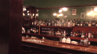 Luego de medio año de permanener cerrado reabrió sus puertas el tradicional Bar Inglés de Valparaíso.