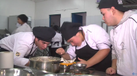 Con una lucida muestra gastronómica el Liceo Poeta Vicente Huidobro de Cartagena mostró las destrezas alcanzadas por los alumnos de la especialidad.