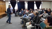 Arturo Martínez expuso ante trabajadores portuarios y de Unimarc sobre necesidad de reformar sistema de pensiones.