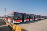 Ian Taylor agencia a M/N TORTUGAS de EUKOR que trae 100 buses eléctricos para Transantiago.