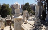 Sorprendente hallazgo y restauración del sepulcro de la hija de máximo héroe chileno Arturo Prat en antiguo cementerio de Valparaíso.