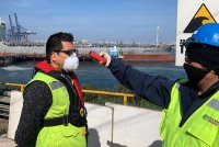 Puerto San Antonio recibe nave en Sitio 9 bajo estrictas normas de seguridad