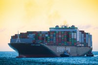 Puerto San Antonio culminó operación del mayor portacontenedores que Evergreen haya traído a Chile
