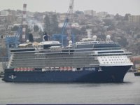 Crucero Celebrity Eclipse arribó a Puerto Valparaíso con más de 6.200 visitantes