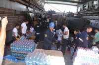 Buque “Sargento Aldea” continúa descargando más de 600 toneladas de ayuda humanitaria.