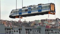 Ministro de Transportes supervisó espectacular operativo en Terminal Cerros de Valparaíso donde se descargaron nuevos trenes para Merval.