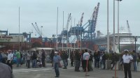 Dirigentes y trabajadores portuarios de 7 sindicatos protegieron los accesos del puerto de Valparaíso ante toma anunciada por anarquistas del sur.