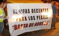 Camioneros ponen fin a bloqueo en rutas 78 y 68 y anuncian que los recibirá la presidenta Michelle Bachelet.