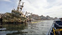 SAAM Logística apoya trabajos de extracción de restos oleosos desde barco Don Humberto