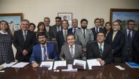 Firman inédito acuerdo que mejora estándares ambientales de la logística minera de Antofagasta