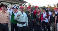 "OOORRZAAA" Con su tradicional grito, los piratas de la Nao Valparaíso, animaron la jornada hípica del Valparaíso Sporting Club en el tradicional Clásico Hermandad de la Costa.