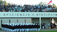 Con la presencia de la Presidenta de la República, Michelle Bachelet, 64 hombres y 9 mujeres se graduaron como nuevos oficiales de la Armada.