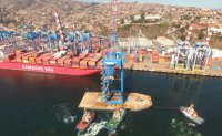 TPS recibió tercera grúa pórtico y completó el equipamiento de muelle.