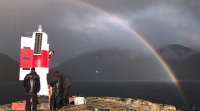 Postales del sur con reposición de faros por la Armada.