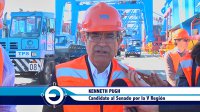 Vicealmirante (r) Kenneth Pugh visitó TPS y elogió la armónica relación entre la empresa y sus trabajadores.