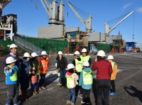 Hijos de funcionarios de Ultramar conocieron Puerto de Talcahuano
