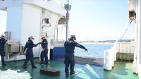 Buque científico Cabo de Hornos tomó muestras de la bahía de Quintero para detectar origen de partículas de carbón.