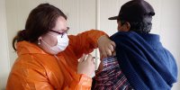 Transportistas son vacunados contra la influenza tras coordinación de Puerto San Antonio