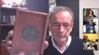 Cámara Nacional de Comerció otorgó la Medalla al Mérito Gremial al presidente de la Cámara Aduanera, Felipe Serrano.