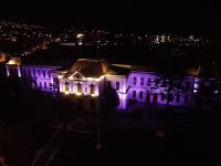 Frontis del Museo Marítimo Nacional se engalana de púrpura por la epilepsia