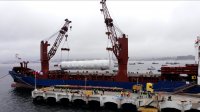 Una gigantesca estructura industrial fue descargada en el Muelle Asimar de Quintero en un espectacular operativo con la empresa DSV.