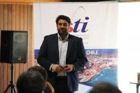 Con seminario y junto a sus trabajadores, STI refuerza valor de la seguridad en labores portuarias