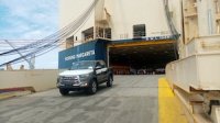 Ian Taylor agencia nave en Iquique con más de mil unidades de vehículos para Bolivia