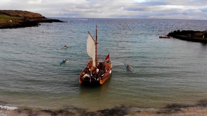 Este domingo 27 de abril de 2005 se cumplieron seis años de la hazaña del Kuini Analola que unió el continente con Rapa Nui.