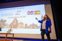 Estudiantes de San Antonio reciben orientación profesional y financiera en charlas de la Fundación CSAV