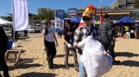 Terminal Pacífico Sur Valparaíso participó en limpieza de la playa de Caleta Portales.