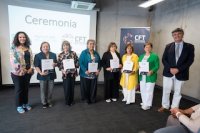 Puerto San Antonio y CFT Estatal certifican a trabajadores, dirigentes sociales y adultos mayores que participaron en programa de capacitación