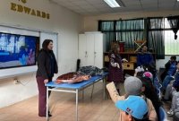IFOP visita Colegio King Edwards de Quilpué para dar a conocer el mundo de las tortugas marinas