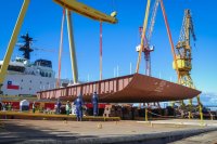 En la grada de construcción de ASMAR Talcahuano se instaló el primer bloque del segundo buque multipropósito LPD “Rapa Nui”
