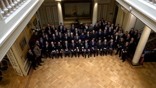 Prácticos defienden que su profesión sea pública y no privada.