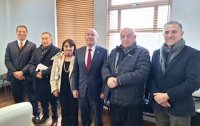 Transportistas dueños de camiones se reunieron con Ministro de Hacienda y abordaron delicada situación ante cierres en pasos fronterizos
